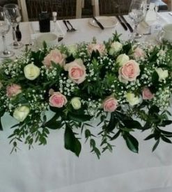 گل روی میز FOTT25 Flower on the table