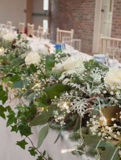 گل روی میز FOTT45 Flower on the table