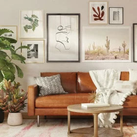 درختچه مصنوعی کنار سالنی