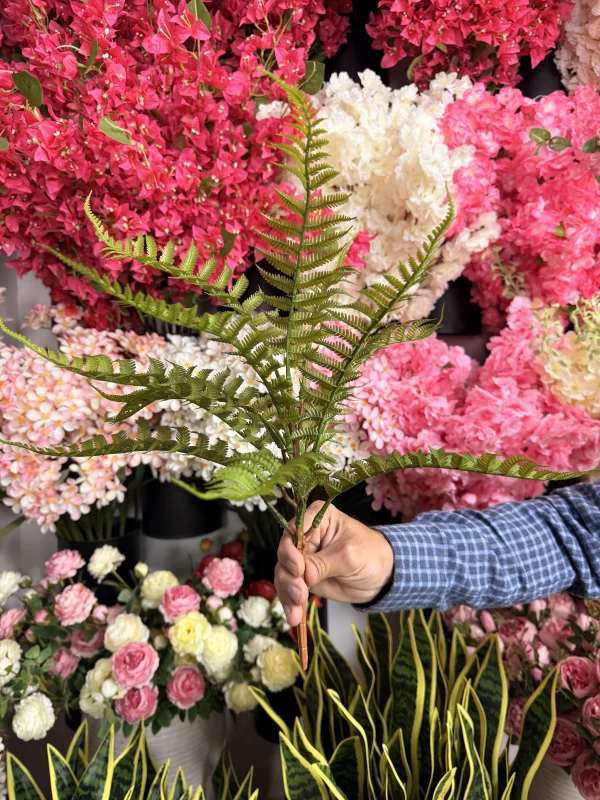 سرخس مصنوعی در دکوراسیون خارجی