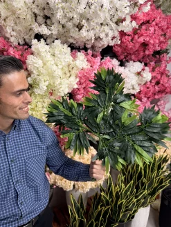 سه شاخه برگ بامبو مصنوعی پرپشت با ارتفاع ۵۰ سانتیمتر، مناسب برای گلدان و دکوراسیون.