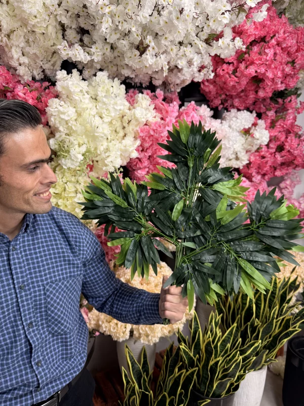 سه شاخه برگ بامبو مصنوعی پرپشت با ارتفاع ۵۰ سانتیمتر، مناسب برای گلدان و دکوراسیون.