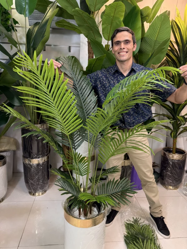 درختچه مصنوعی نخل کنتیا ۵ تنه با برگ‌های لمسی سبز طبیعی