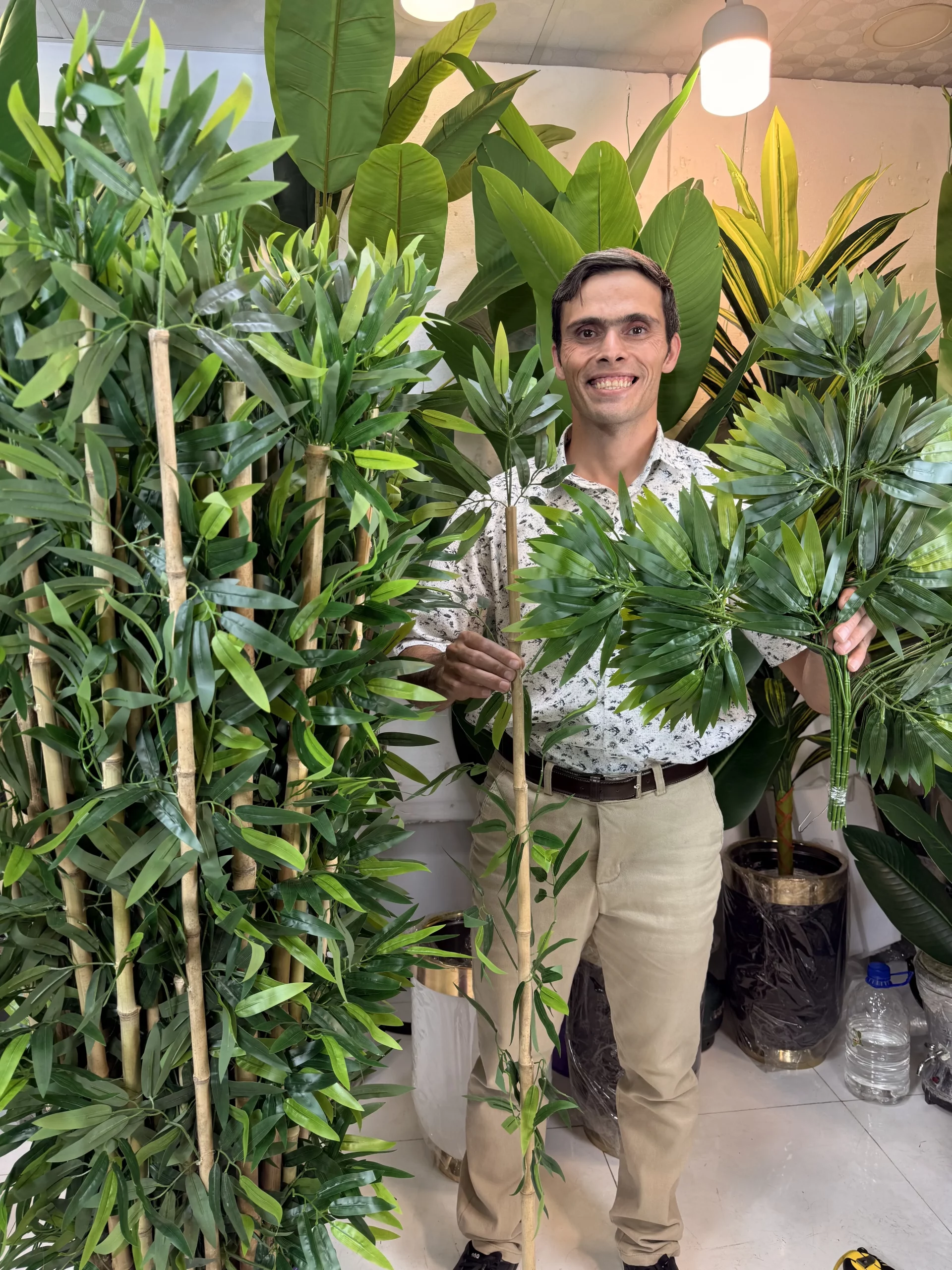 نمای کامل شاخه بامبو خیزران مصنوعی ۳ شاخه با ارتفاع ۵۸ سانتیمتر مناسب دکوراسیون مدرن.