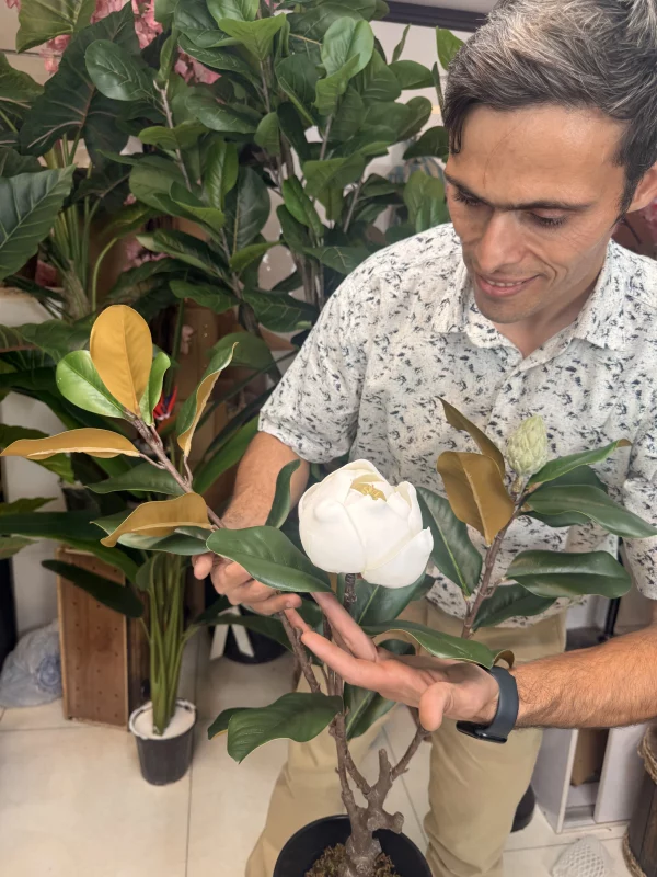 گل مصنوعی مگنولیا لمسی سفید با کیفیت درجه یک پلیمری