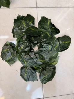 استفاده از ریسه برگ مصنوعی مقاوم در برابر نور خورشید در بالکن