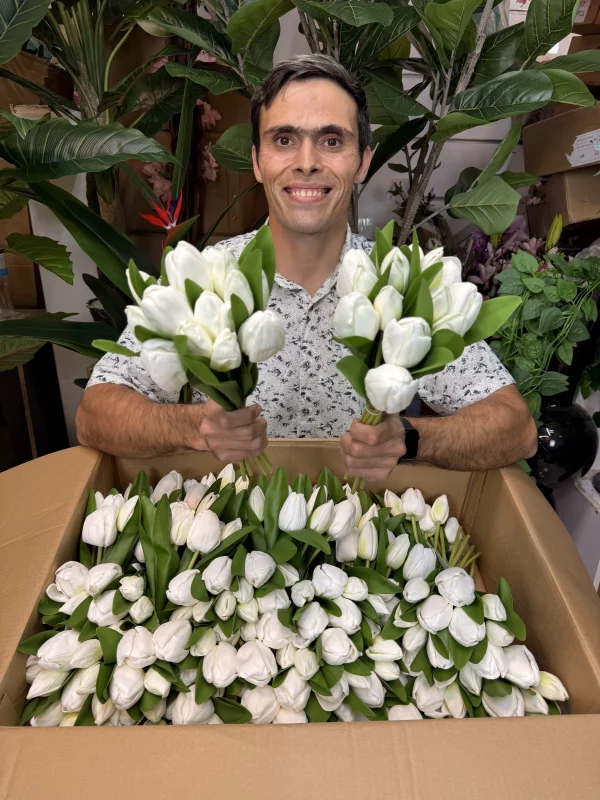 دسته گل لاله عروس مصنوعی ۱۳ گل لمسی با ارتفاع ۳۳ سانتیمتر