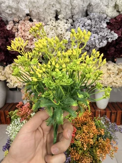 بوته پلاستیکی 5 شاخه رنگ زرد، ارتفاع 30 سانت، مناسب برای دکوراسیون داخلی و خارجی