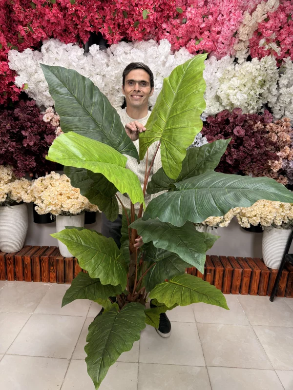 نمای کامل درختچه مصنوعی باباآدم ۷ شاخه لوکس با برگ‌های سبز طبیعی